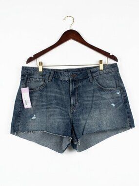 NWT Wild Fable Mid-Rise Curvy Denim Cut-Off Shorts - Size 16